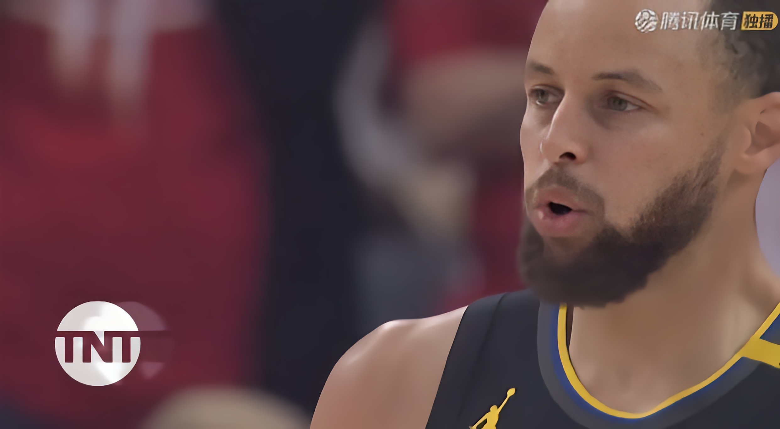 九游游戏中心下载-Scout在勇士比赛中比赛局势复杂，出色发挥引发热议！赛场气氛高涨(勇士比赛回放免费观看)